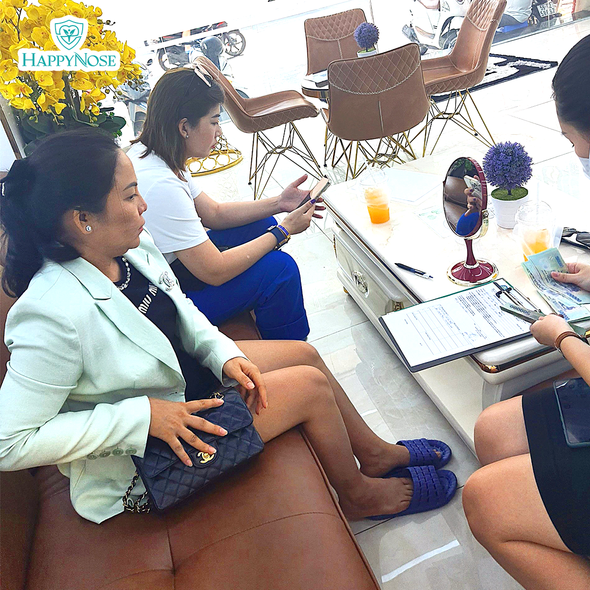 BS Ngô Trọng Đức phân tích dáng mũi khi thăm khám